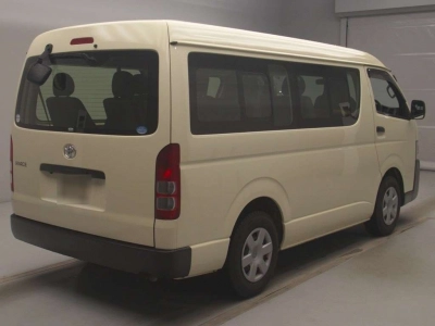 TOYOTA HIACE WAGON
