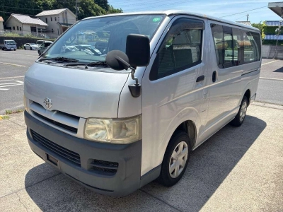 TOYOTA REGIUS VAN