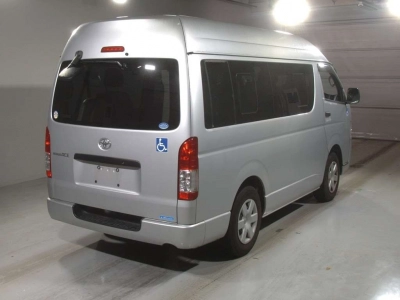 TOYOTA REGIUS VAN