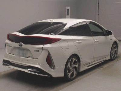 TOYOTA PRIUS PHV