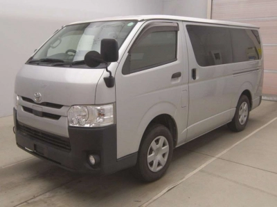 TOYOTA REGIUS VAN