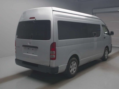 TOYOTA REGIUS VAN