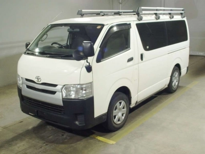 TOYOTA REGIUS VAN