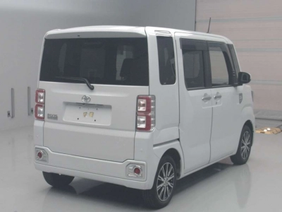 TOYOTA PIXIS MEGA