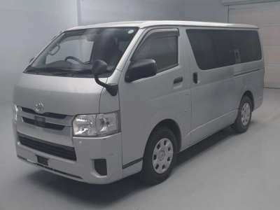 TOYOTA REGIUS VAN