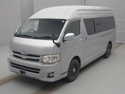 TOYOTA HIACE WAGON