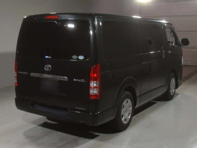TOYOTA REGIUS VAN
