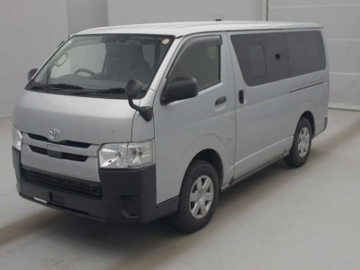 TOYOTA REGIUS VAN