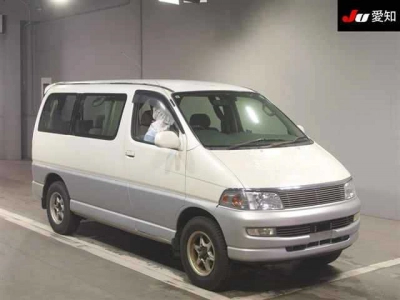 TOYOTA HIACE REGIUS