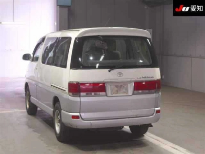 TOYOTA HIACE REGIUS