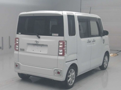 TOYOTA PIXIS MEGA