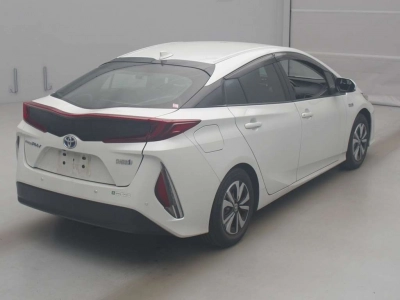 TOYOTA PRIUS PHV