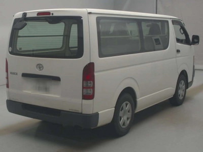 TOYOTA HIACE VAN