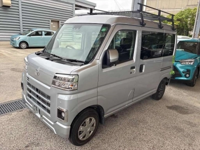 TOYOTA PIXIS VAN