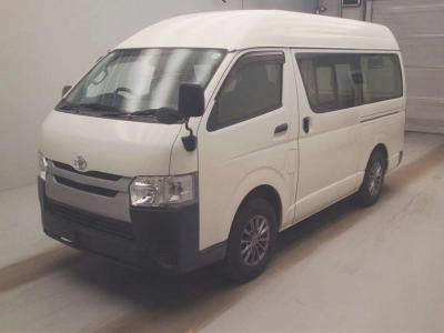 TOYOTA REGIUS VAN