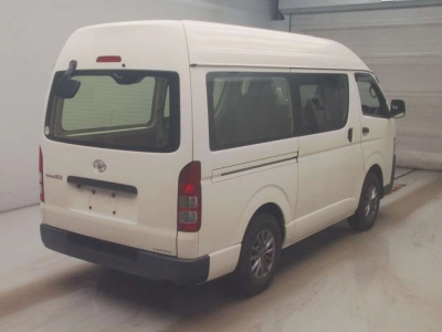 TOYOTA REGIUS VAN