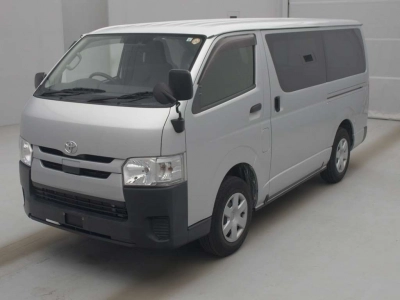 TOYOTA REGIUS VAN