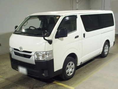 TOYOTA HIACE VAN