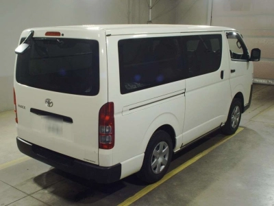 TOYOTA HIACE VAN