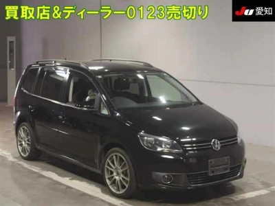 VOLKSWAGEN GOLF TOURAN