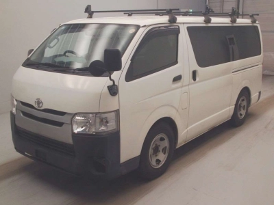TOYOTA HIACE VAN