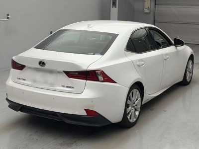LEXUS IS