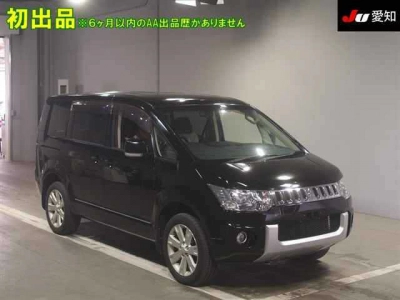 MITSUBISHI DELICA D:5