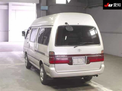 TOYOTA HIACE WAGON