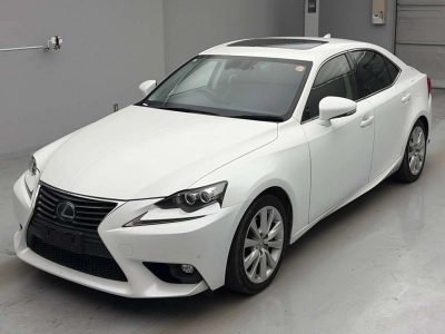 LEXUS IS
