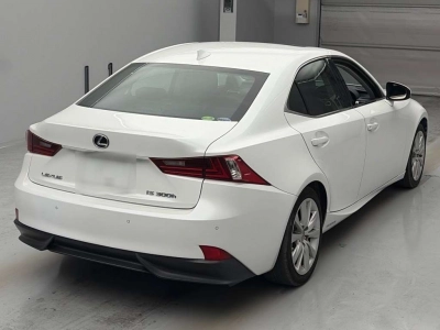 LEXUS IS