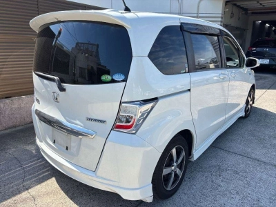HONDA FREED HYBRID