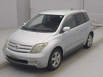 TOYOTA IST