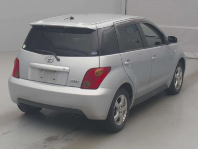 TOYOTA IST