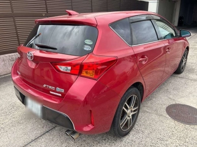 TOYOTA AURIS