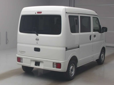 NISSAN CLIPPER VAN