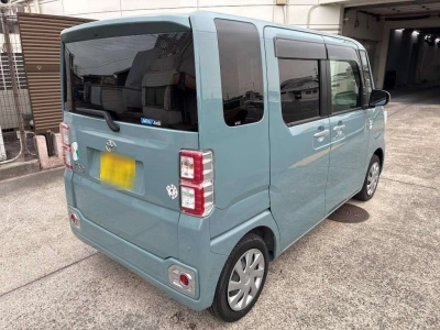 TOYOTA PIXIS MEGA