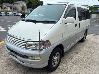 TOYOTA HIACE REGIUS