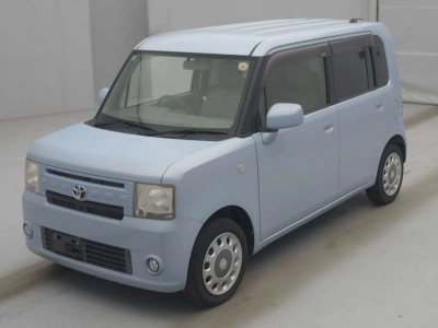 TOYOTA PIXIS SPACE