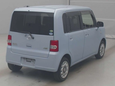 TOYOTA PIXIS SPACE