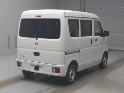 NISSAN CLIPPER VAN
