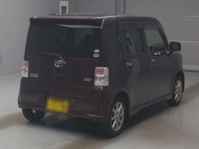 TOYOTA PIXIS SPACE
