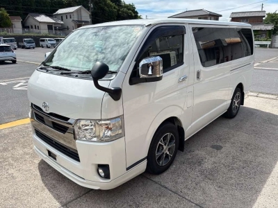 TOYOTA HIACE VAN