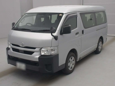 TOYOTA HIACE WAGON