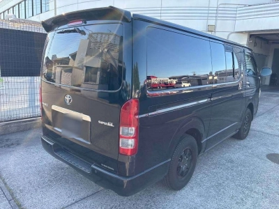 TOYOTA HIACE VAN