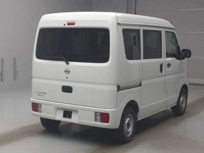 NISSAN CLIPPER VAN