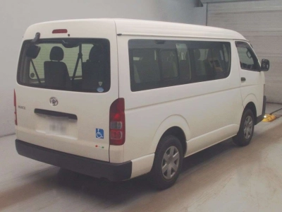 TOYOTA HIACE WAGON
