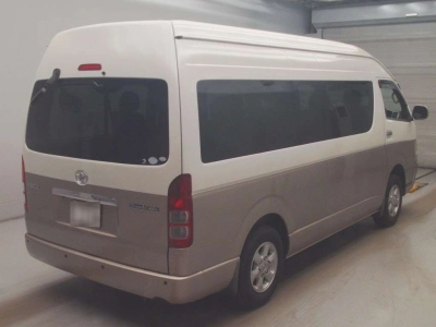 TOYOTA HIACE WAGON