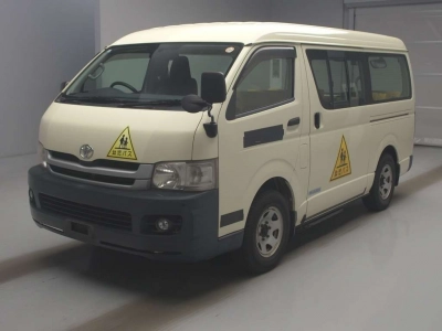 TOYOTA HIACE WAGON