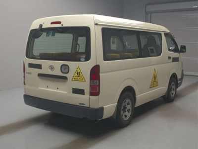 TOYOTA HIACE WAGON