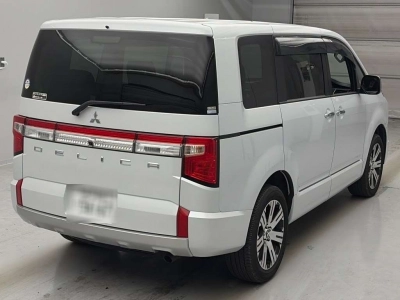 MITSUBISHI DELICA D:5